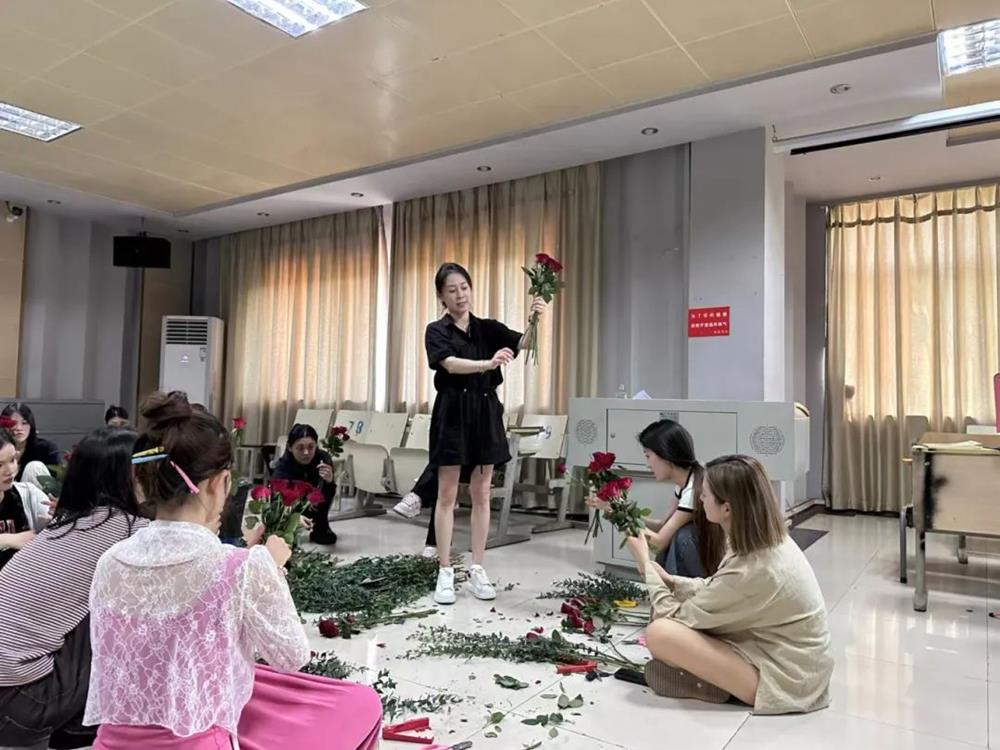 插花1.jpg 插花1.jpg