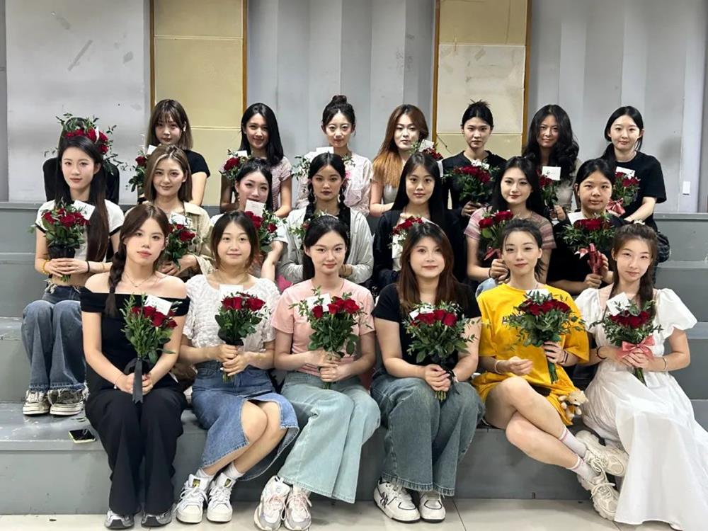 插花2.jpg 插花2.jpg